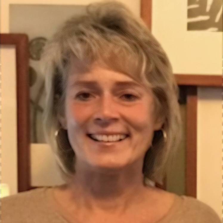 Lora Benrud