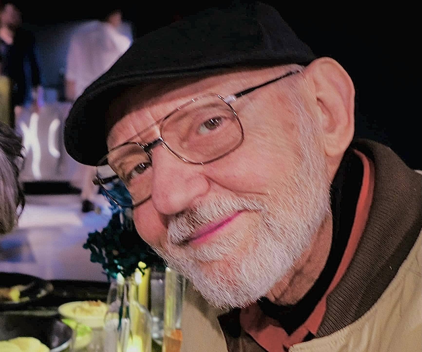 Robert (Bob) Holloway