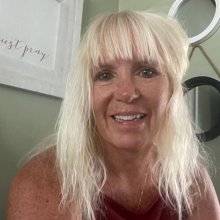 Bobbi DeMaster