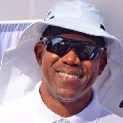 Dereck R Prince