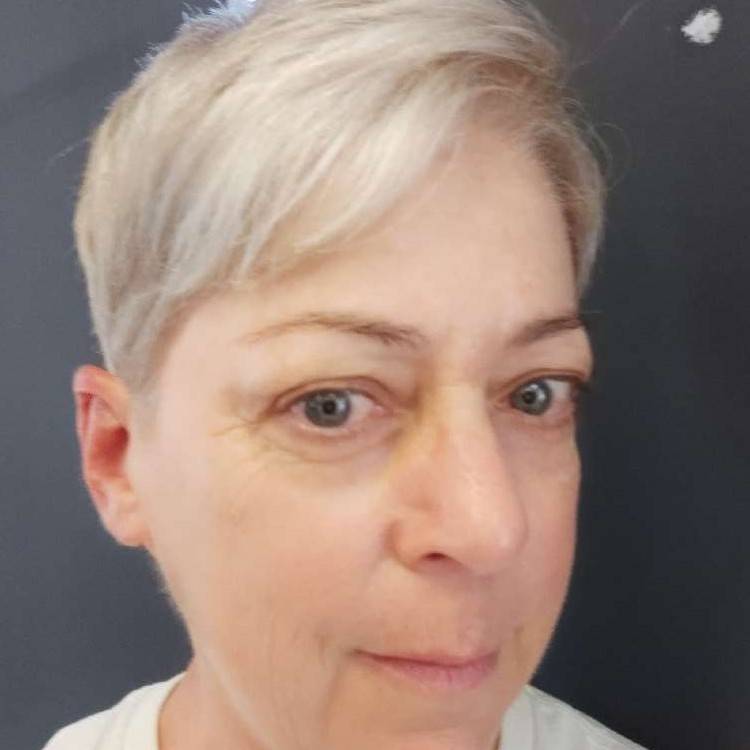Linda Earle