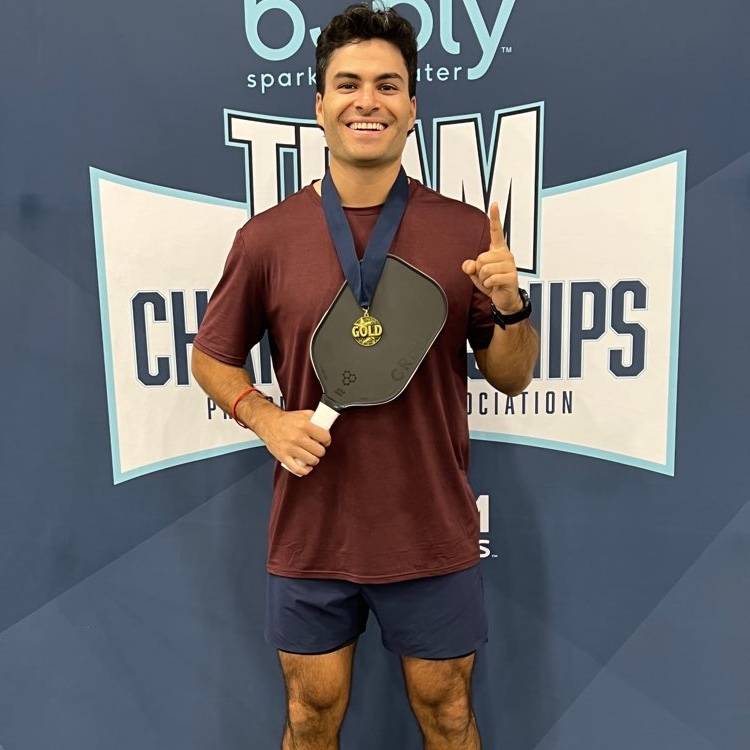 Gino Valencia
