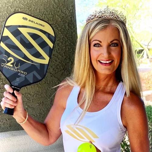 Jeni James