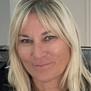 LAURIE SINGER