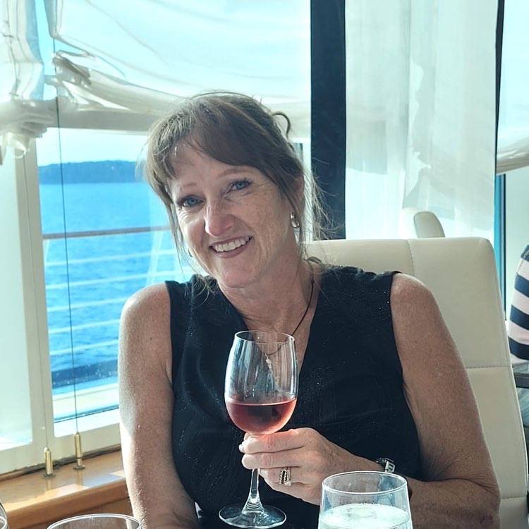 suzi Peters