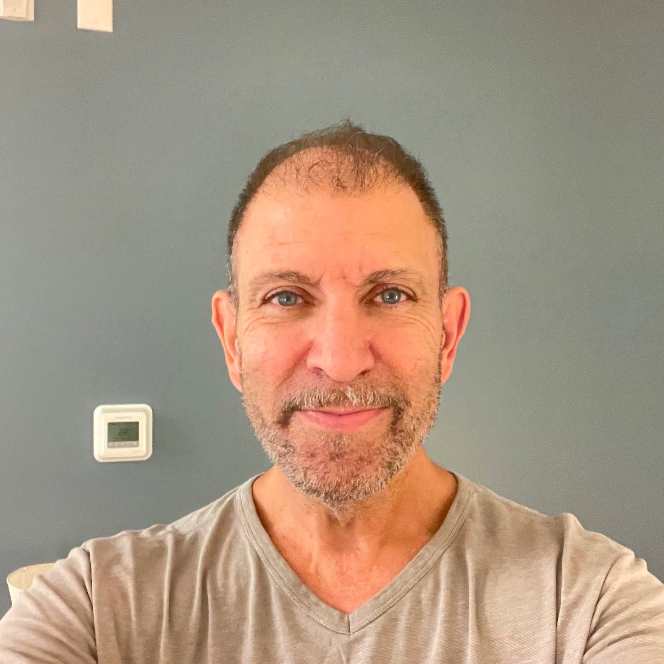 Warren Zeer