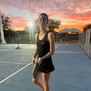 Clara Contis