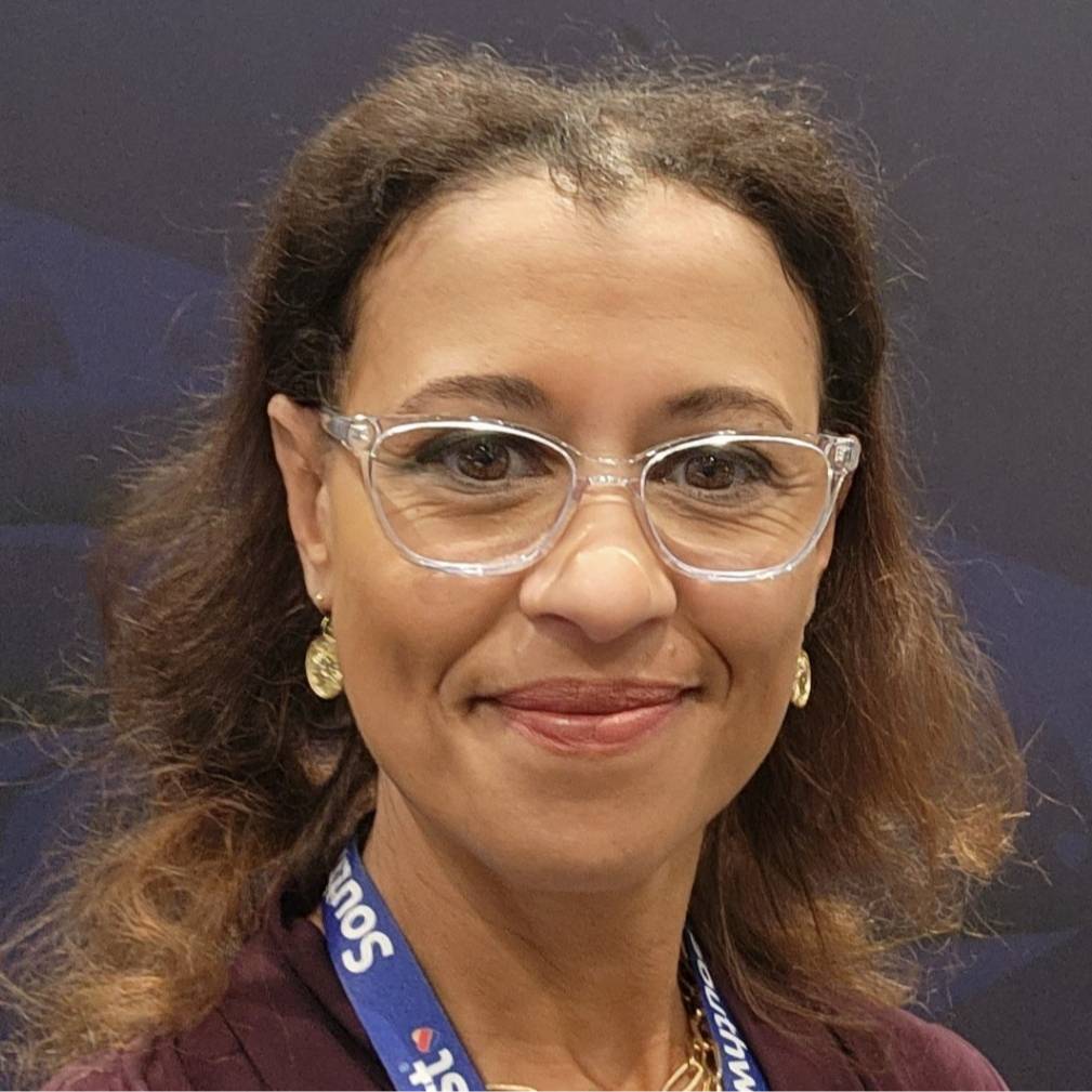 Camelia Mesek